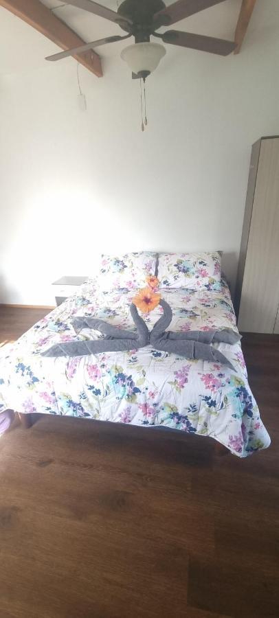 Hostal Henua Roa 2 Apartment Hanga Roa Bagian luar foto