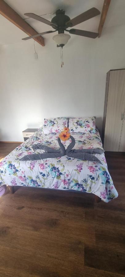 Hostal Henua Roa 2 Apartment Hanga Roa Bagian luar foto